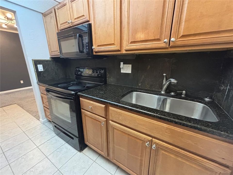 В аренду: $1,300 (1 спален, 1 ванн, 571 Квадратных фут)