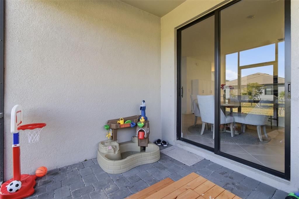 For Rent: $4,700 (5 beds, 3 baths, 3257 Square Feet)