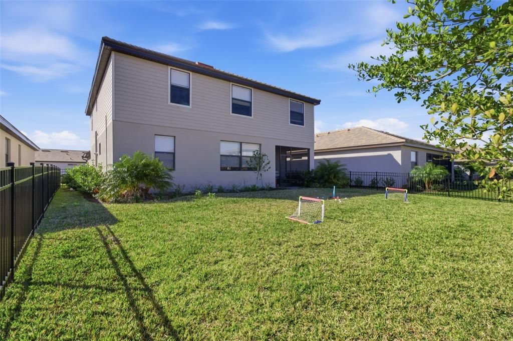 For Rent: $4,700 (5 beds, 3 baths, 3257 Square Feet)