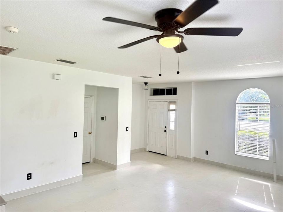 В аренду: $3,900 (5 спален, 3 ванн, 3074 Квадратных фут)