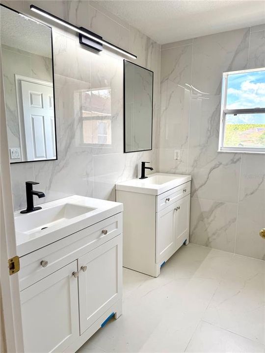 В аренду: $3,900 (5 спален, 3 ванн, 3074 Квадратных фут)