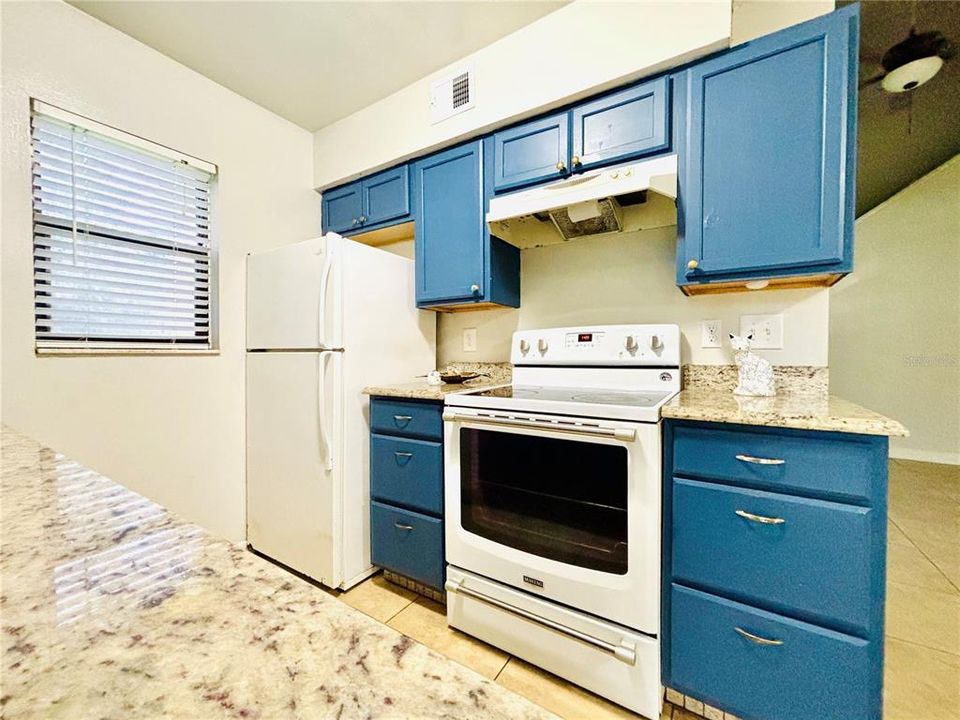 В аренду: $1,680 (2 спален, 2 ванн, 1200 Квадратных фут)