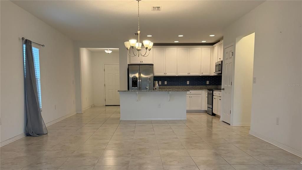For Rent: $2,450 (4 beds, 3 baths, 2098 Square Feet)