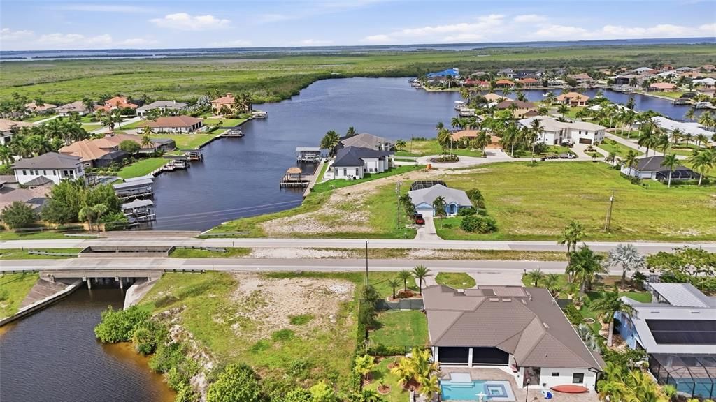 待售: $425,000 (0.25 acres)