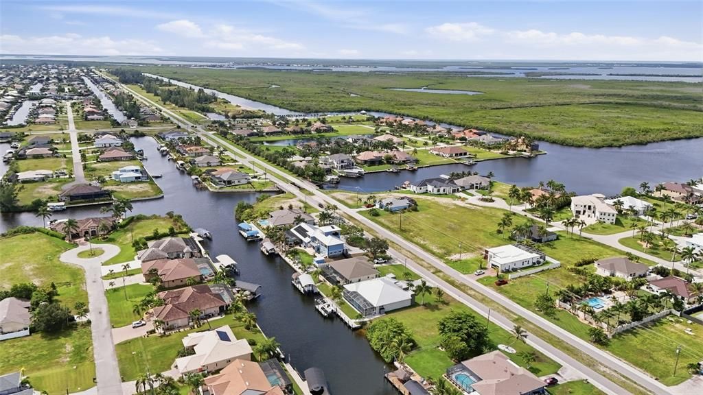 待售: $425,000 (0.25 acres)