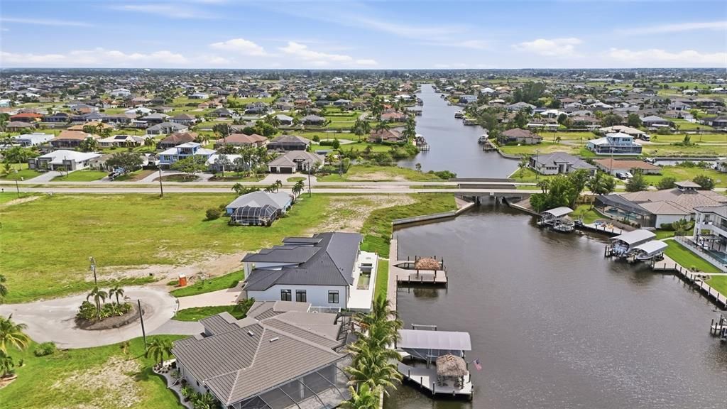 待售: $425,000 (0.25 acres)