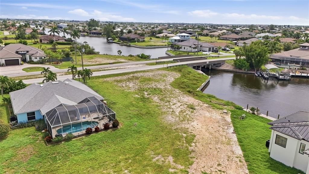 待售: $425,000 (0.25 acres)