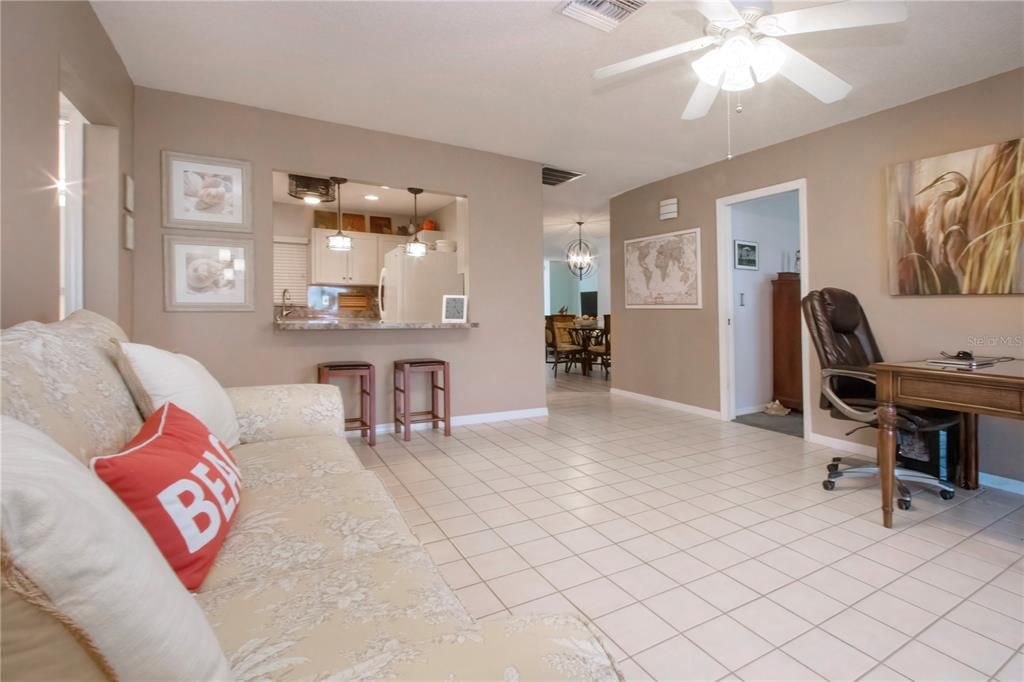 For Sale: $264,900 (2 beds, 2 baths, 1516 Square Feet)