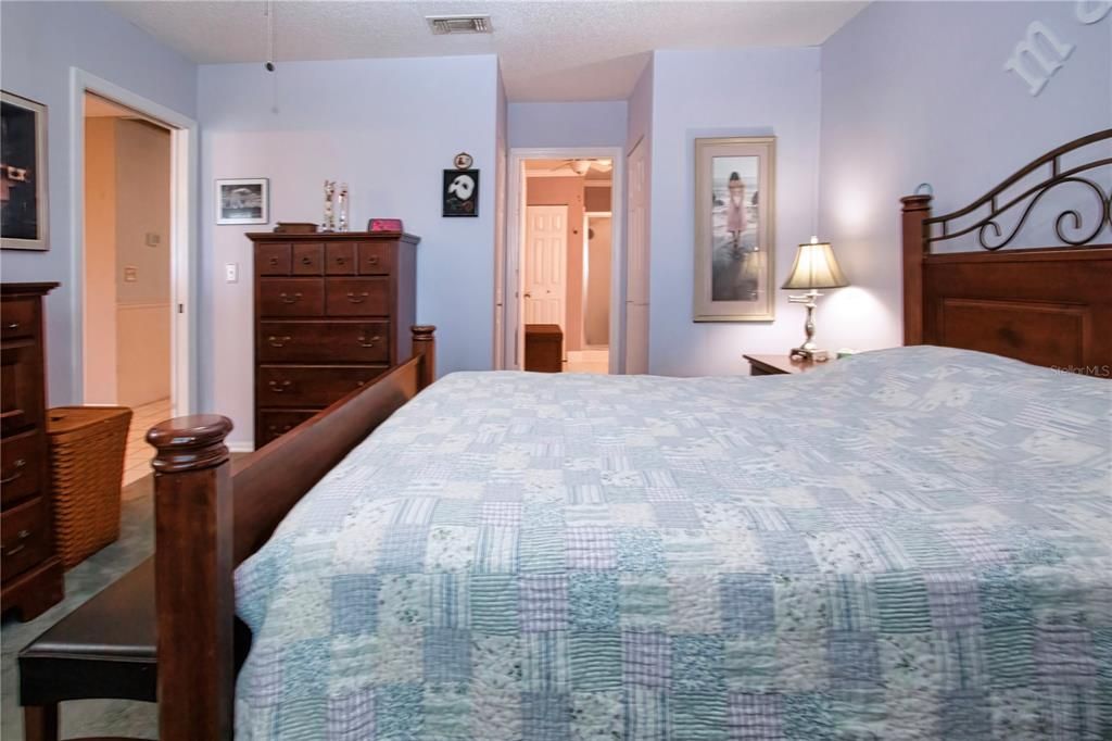 For Sale: $264,900 (2 beds, 2 baths, 1516 Square Feet)