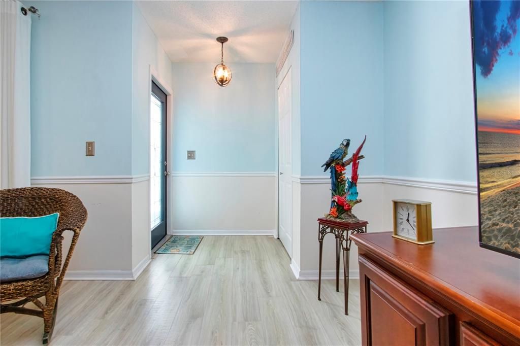 For Sale: $264,900 (2 beds, 2 baths, 1516 Square Feet)
