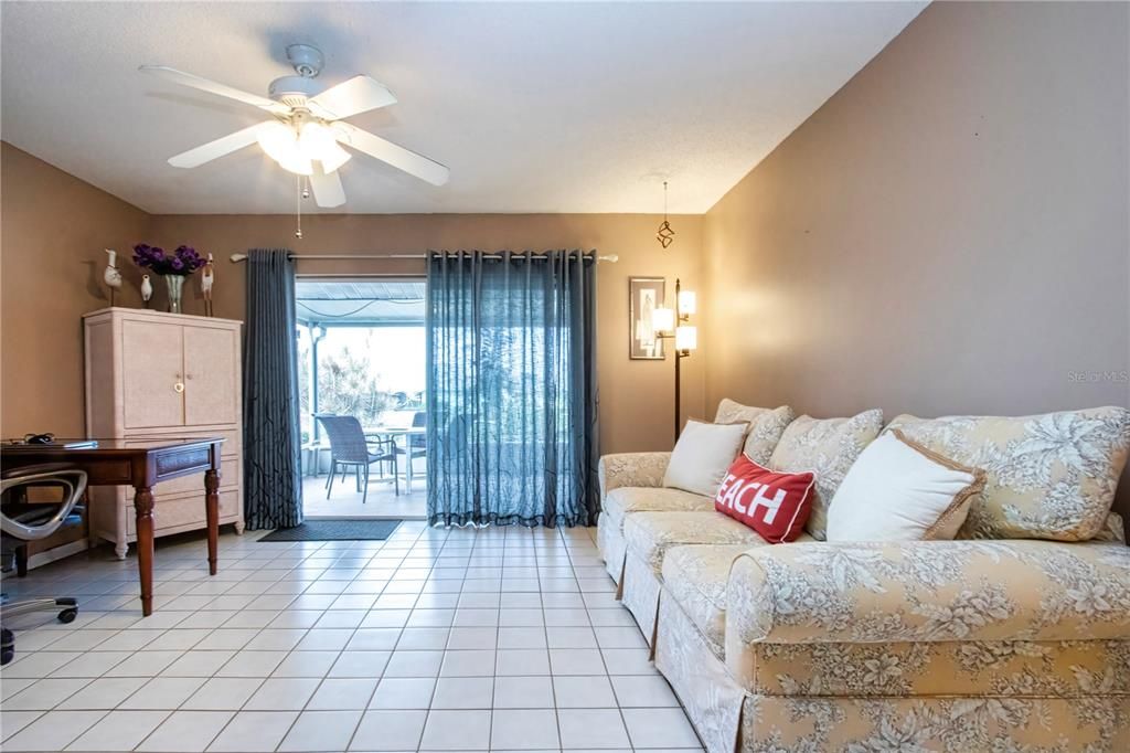 For Sale: $264,900 (2 beds, 2 baths, 1516 Square Feet)