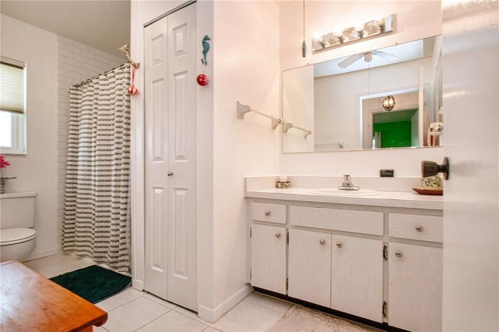 For Sale: $264,900 (2 beds, 2 baths, 1516 Square Feet)