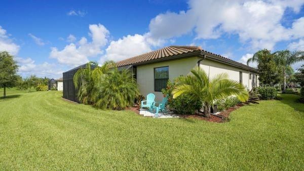 For Rent: $2,300 (2 beds, 2 baths, 1420 Square Feet)