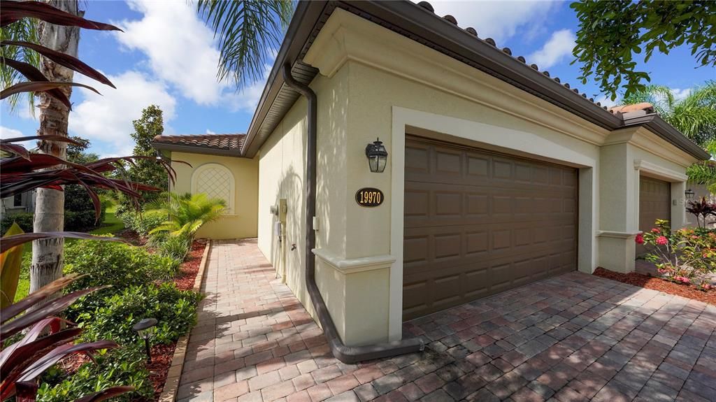 For Rent: $2,300 (2 beds, 2 baths, 1420 Square Feet)