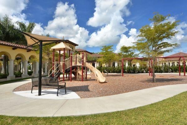 For Rent: $2,300 (2 beds, 2 baths, 1420 Square Feet)