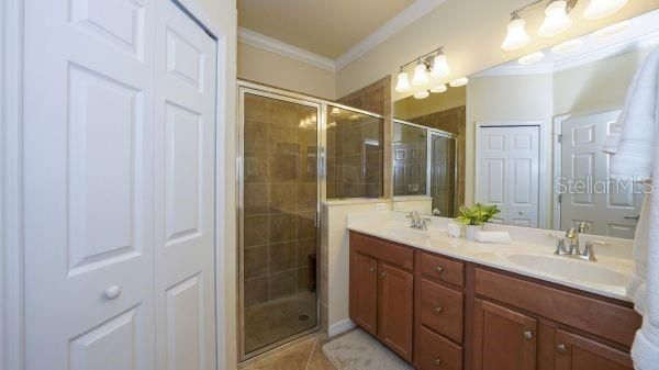 For Rent: $2,300 (2 beds, 2 baths, 1420 Square Feet)
