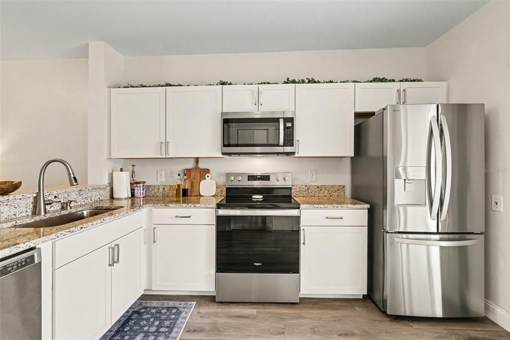 На продажу: $225,000 (2 спален, 1 ванн, 1184 Квадратных фут)