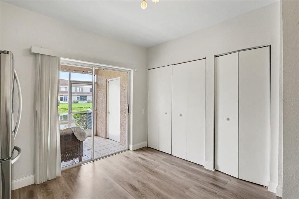 На продажу: $225,000 (2 спален, 1 ванн, 1184 Квадратных фут)