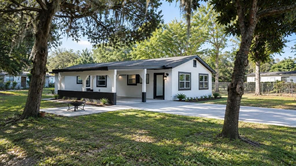 For Sale: $275,000 (3 beds, 2 baths, 1520.08 Square Feet)