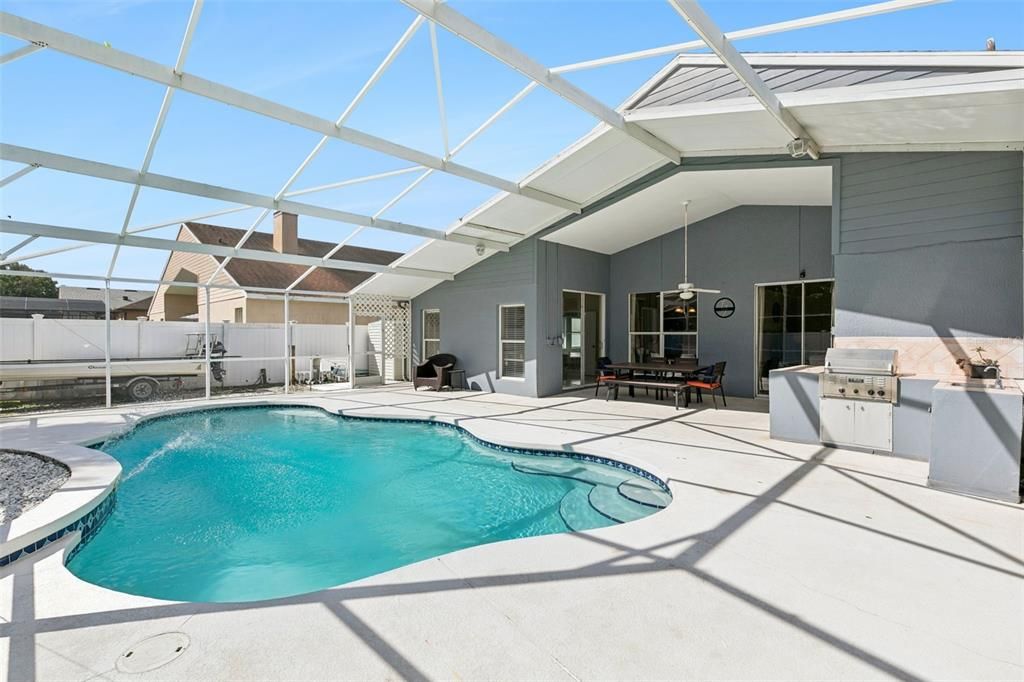 For Sale: $450,000 (4 beds, 2 baths, 2056 Square Feet)