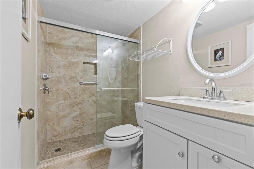 En Venta: $349,900 (2 camas, 2 baños, 1065 Pies cuadrados)