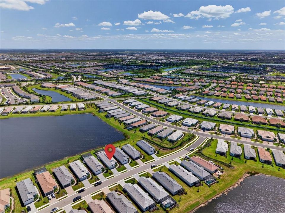 Под контрактом: $879,000 (3 спален, 2 ванн, 1920 Квадратных фут)