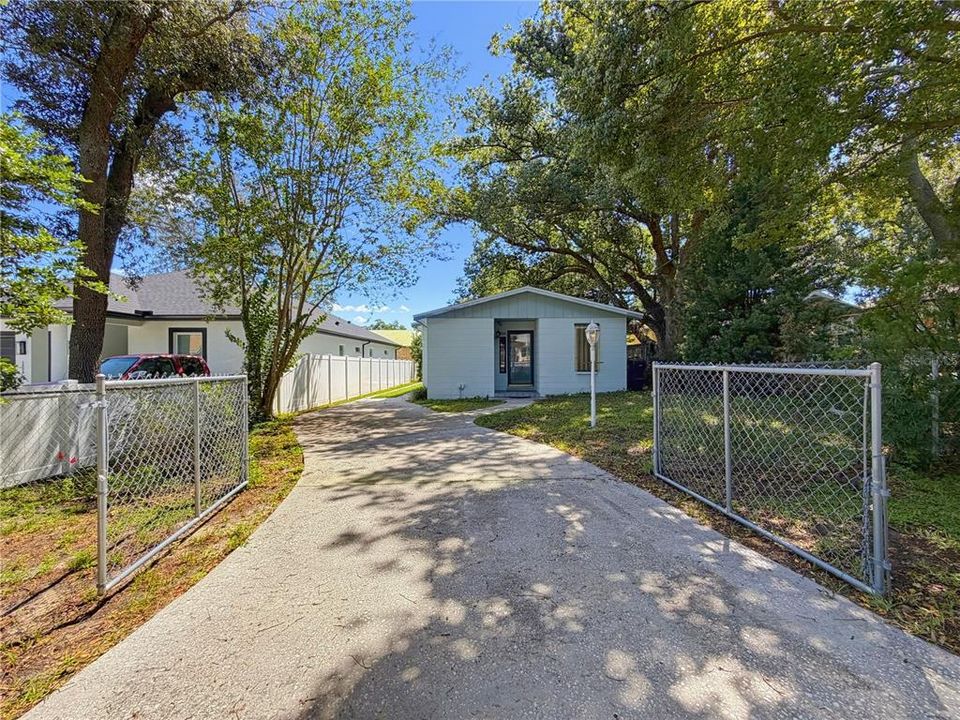 En Venta: $318,000 (3 camas, 2 baños, 1306 Pies cuadrados)