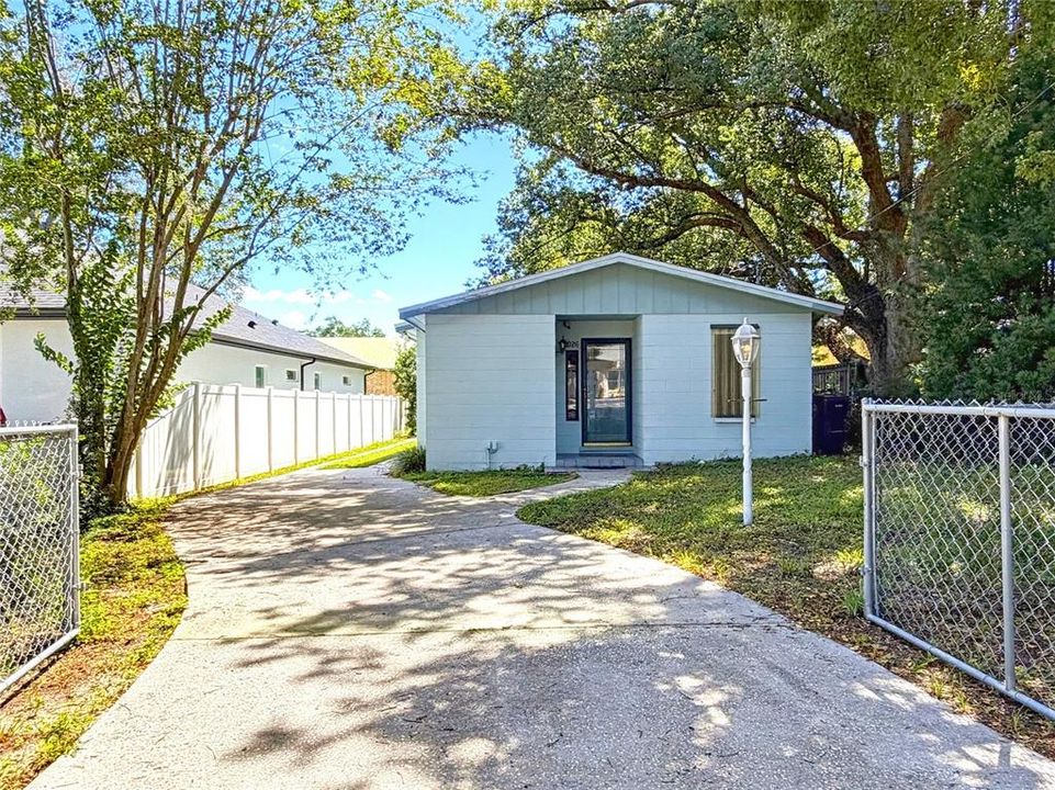En Venta: $318,000 (3 camas, 2 baños, 1306 Pies cuadrados)