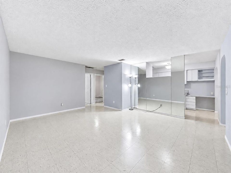 En Venta: $318,000 (3 camas, 2 baños, 1306 Pies cuadrados)