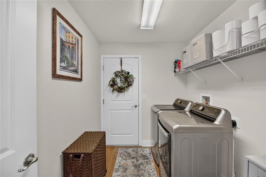 En Venta: $349,900 (3 camas, 2 baños, 2237 Pies cuadrados)