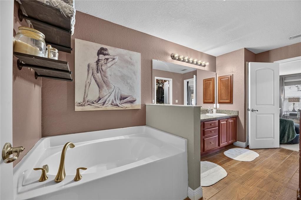 En Venta: $349,900 (3 camas, 2 baños, 2237 Pies cuadrados)