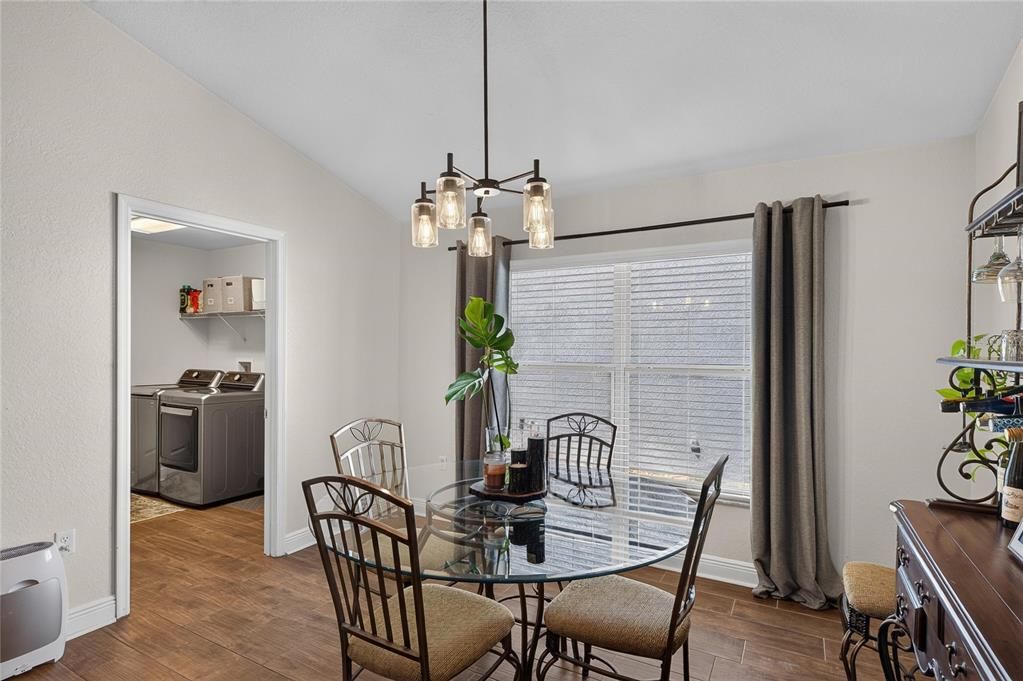 En Venta: $349,900 (3 camas, 2 baños, 2237 Pies cuadrados)