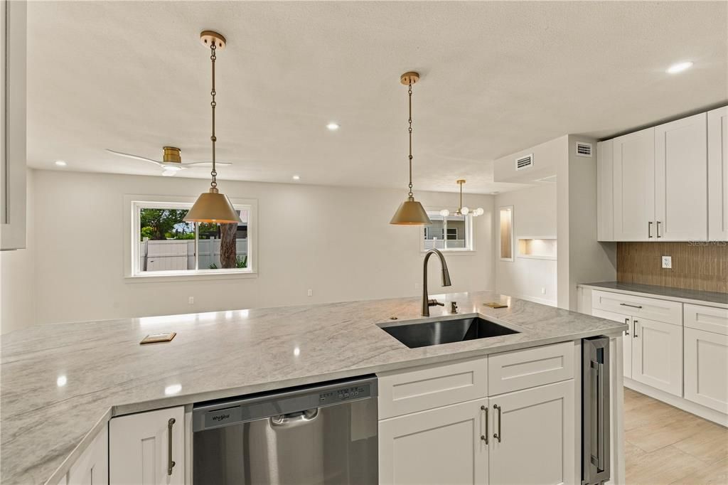 For Rent: $4,650 (3 beds, 3 baths, 1320 Square Feet)