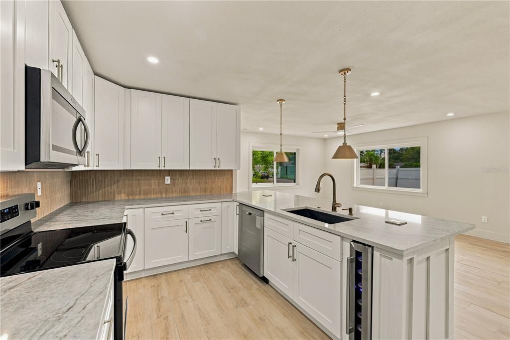 For Rent: $4,650 (3 beds, 3 baths, 1320 Square Feet)