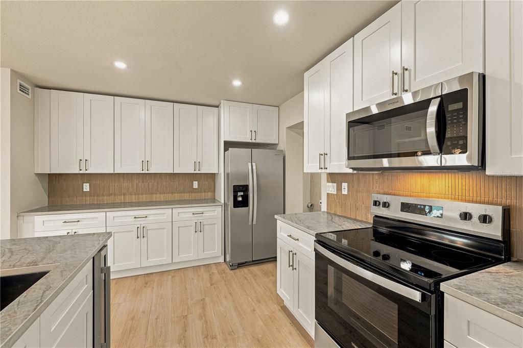 For Rent: $4,650 (3 beds, 3 baths, 1320 Square Feet)