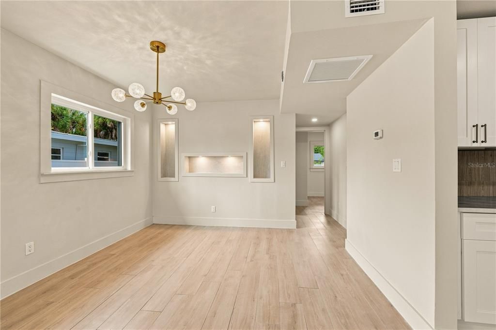 For Rent: $4,650 (3 beds, 3 baths, 1320 Square Feet)
