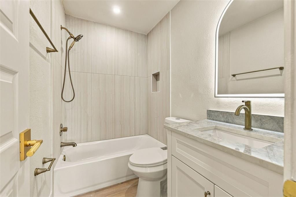 For Rent: $4,650 (3 beds, 3 baths, 1320 Square Feet)