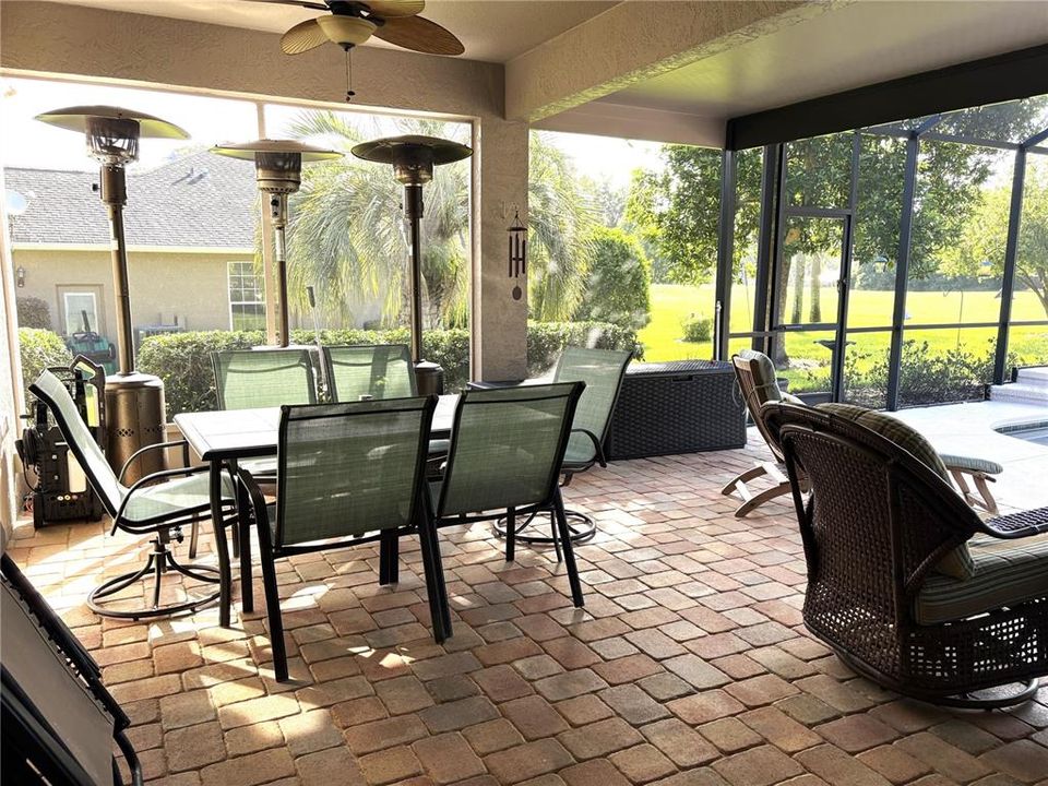 En Venta: $495,000 (3 camas, 2 baños, 2085 Pies cuadrados)