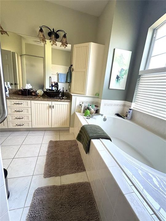 En Venta: $495,000 (3 camas, 2 baños, 2085 Pies cuadrados)