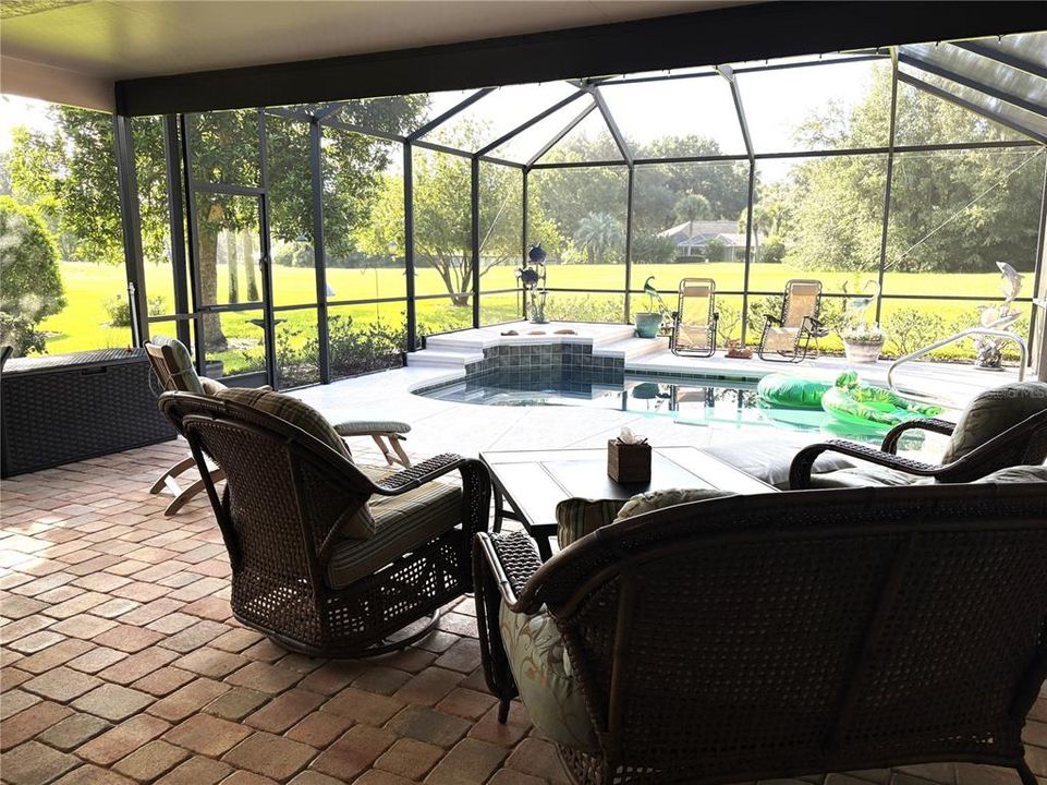 En Venta: $495,000 (3 camas, 2 baños, 2085 Pies cuadrados)