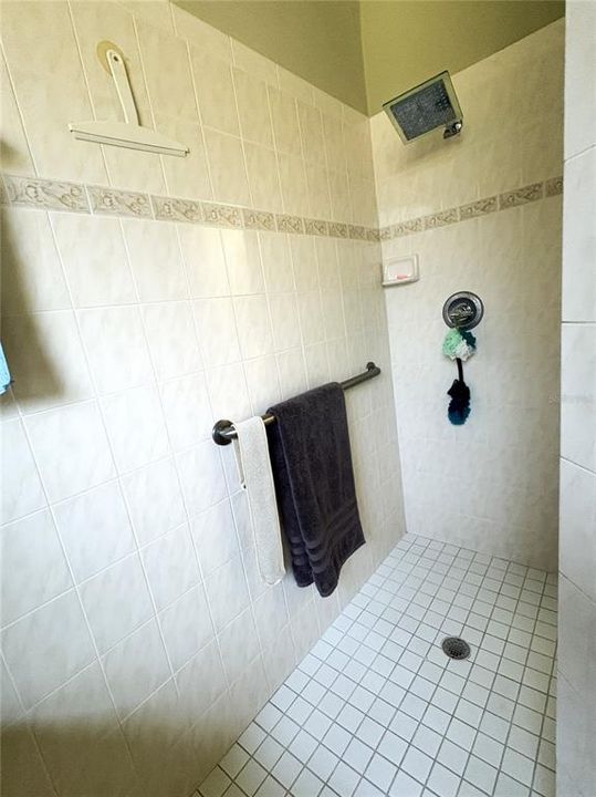 En Venta: $495,000 (3 camas, 2 baños, 2085 Pies cuadrados)