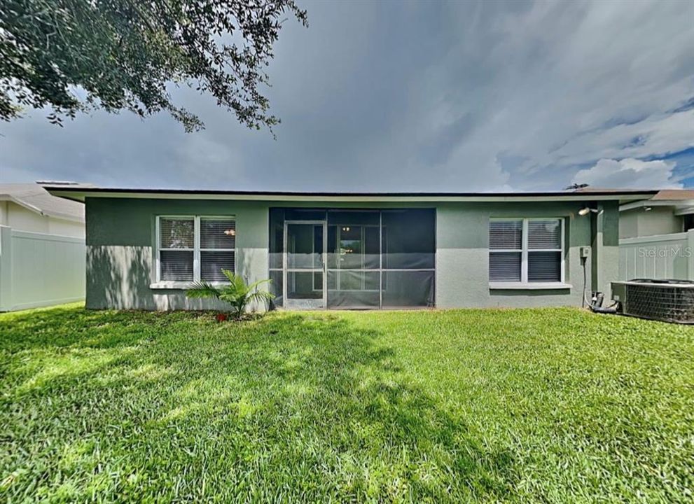 For Rent: $2,100 (4 beds, 2 baths, 2054 Square Feet)