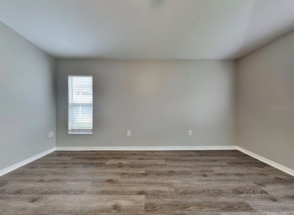 For Rent: $2,100 (4 beds, 2 baths, 2054 Square Feet)