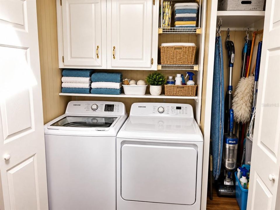 For Sale: $320,000 (2 beds, 2 baths, 1645 Square Feet)