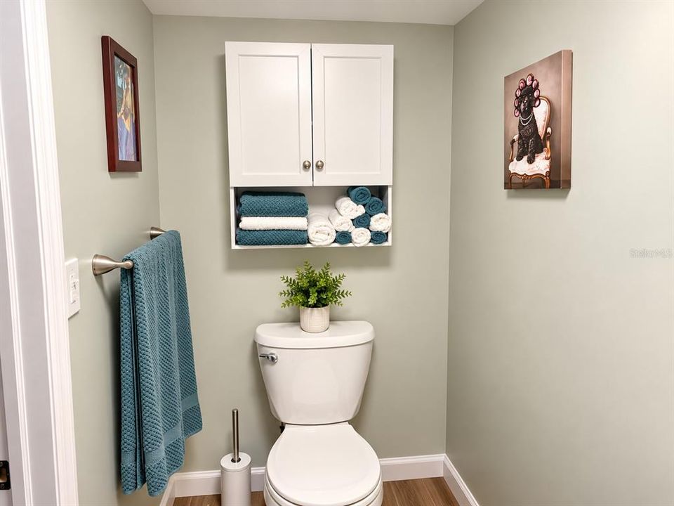 For Sale: $320,000 (2 beds, 2 baths, 1645 Square Feet)