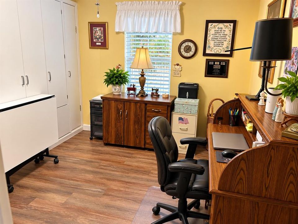 For Sale: $320,000 (2 beds, 2 baths, 1645 Square Feet)