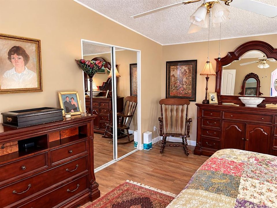 For Sale: $320,000 (2 beds, 2 baths, 1645 Square Feet)