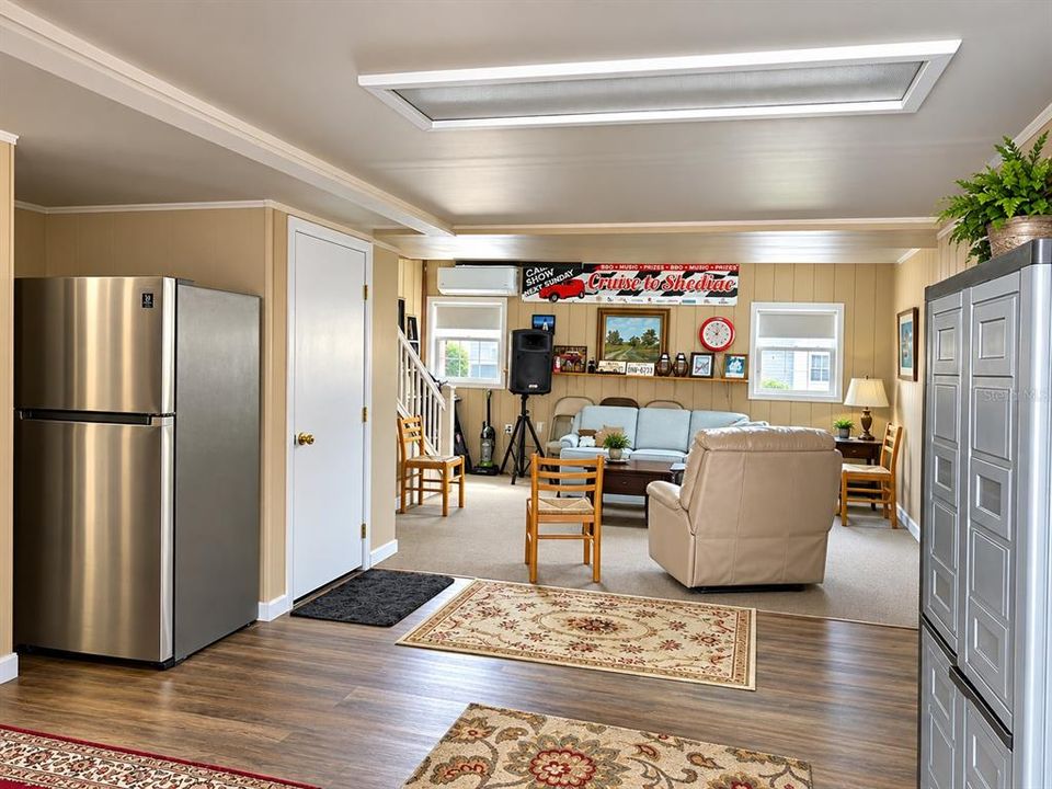 For Sale: $320,000 (2 beds, 2 baths, 1645 Square Feet)