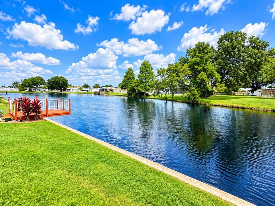 For Sale: $320,000 (2 beds, 2 baths, 1645 Square Feet)