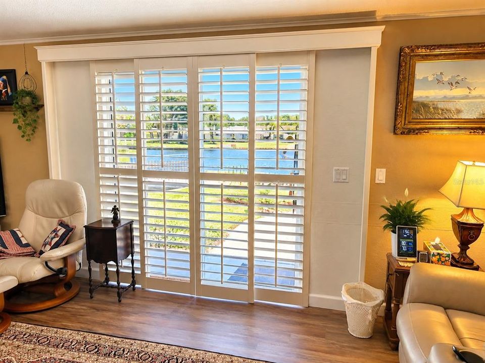 For Sale: $320,000 (2 beds, 2 baths, 1645 Square Feet)